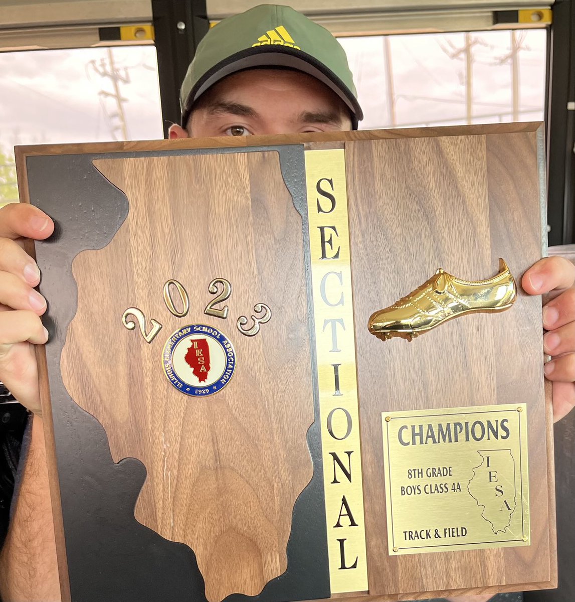 dhiggs_32's tweet photo. RLMS track team bringing home the hardware from the sectional meet today! Multiple RLMS athletes are state bound. Congratulations Wildcats on being Sectional champions! ⁦@ROUNDLAKEMIDDLE⁩ ⁦@rlasdistrict116⁩ ⁦@RLHSPanthers⁩ #RLMSpride #ProudPrincipal https://t.co/hEtySAetRR