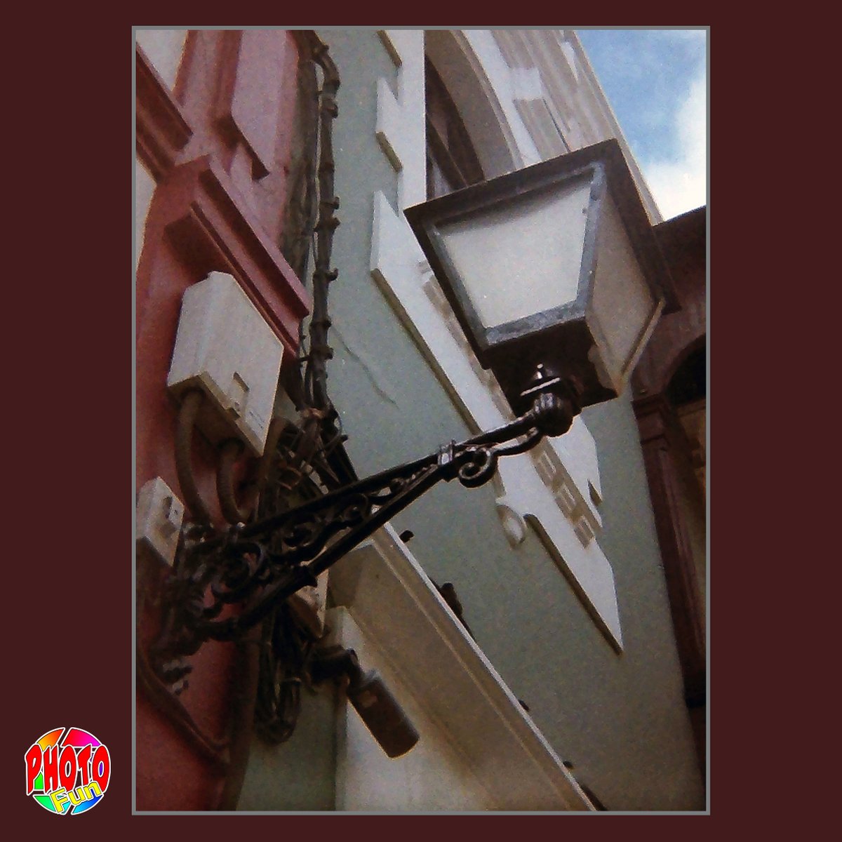 PhotoFunGC's tweet photo. Concord 110EF 1983 Lomography Pocketfilm Tiger 200 ISO 110 Floristeria #concordcamera #110film #lomography #tiger200 #laspalmas #vegueta #grancanaria #streetlight #analogphotography #photofun https://t.co/UxBgXtAobO