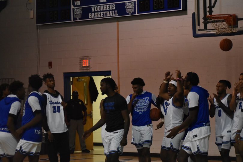 Bwil_30's tweet image. I am extremely blessed to have earned a offer to play basketball at Voorhees University. Go Tigers!!
@coachbaw @asapb13 @thereally33 @coachjallday @coachdmason @CoachHixonDimes @CoachJMosley @hebron_hoops