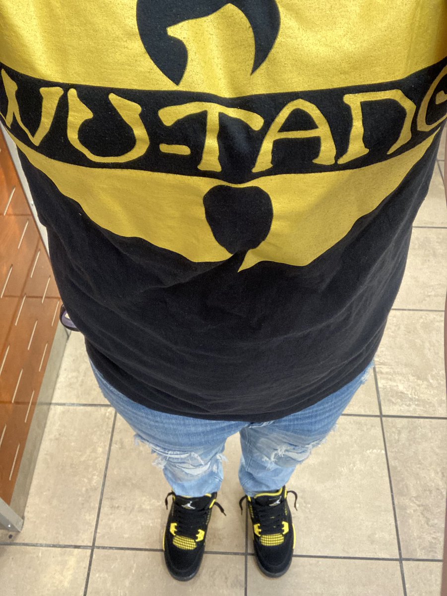 Grungekid84's tweet photo. Todays fit is brought to you by Wu! #WuTang #Jordan4Thunder #Nike #Jordan #Sneakerhead https://t.co/ptI9oeFp2N