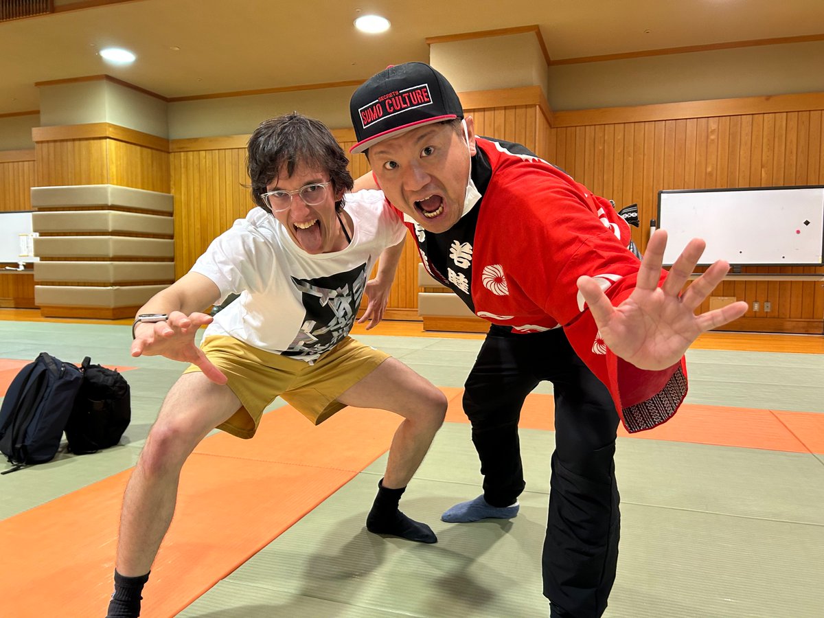 zanaroo123 tweet media