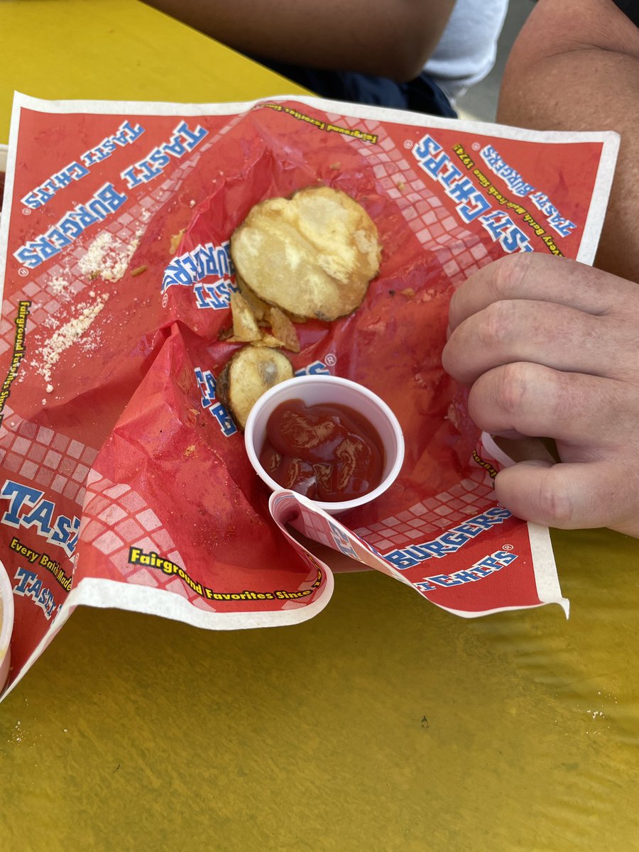 Went the <a href="/lacountyfair/">LA County Fair</a> to see <a href="/LosAlisosMS/">Los Alisos MS</a> community garden. Congratulations again to Mr Jones and his club members. 👏🏽👏🏽👏🏽@TmaganaLAM <a href="/laurengoodner/">Lauren Goodner</a> <a href="/NotablyNaulty/">Kyle Nault</a> <a href="/nlmusd/">Norwalk-La Mirada Unified School District</a> #kjzkidz