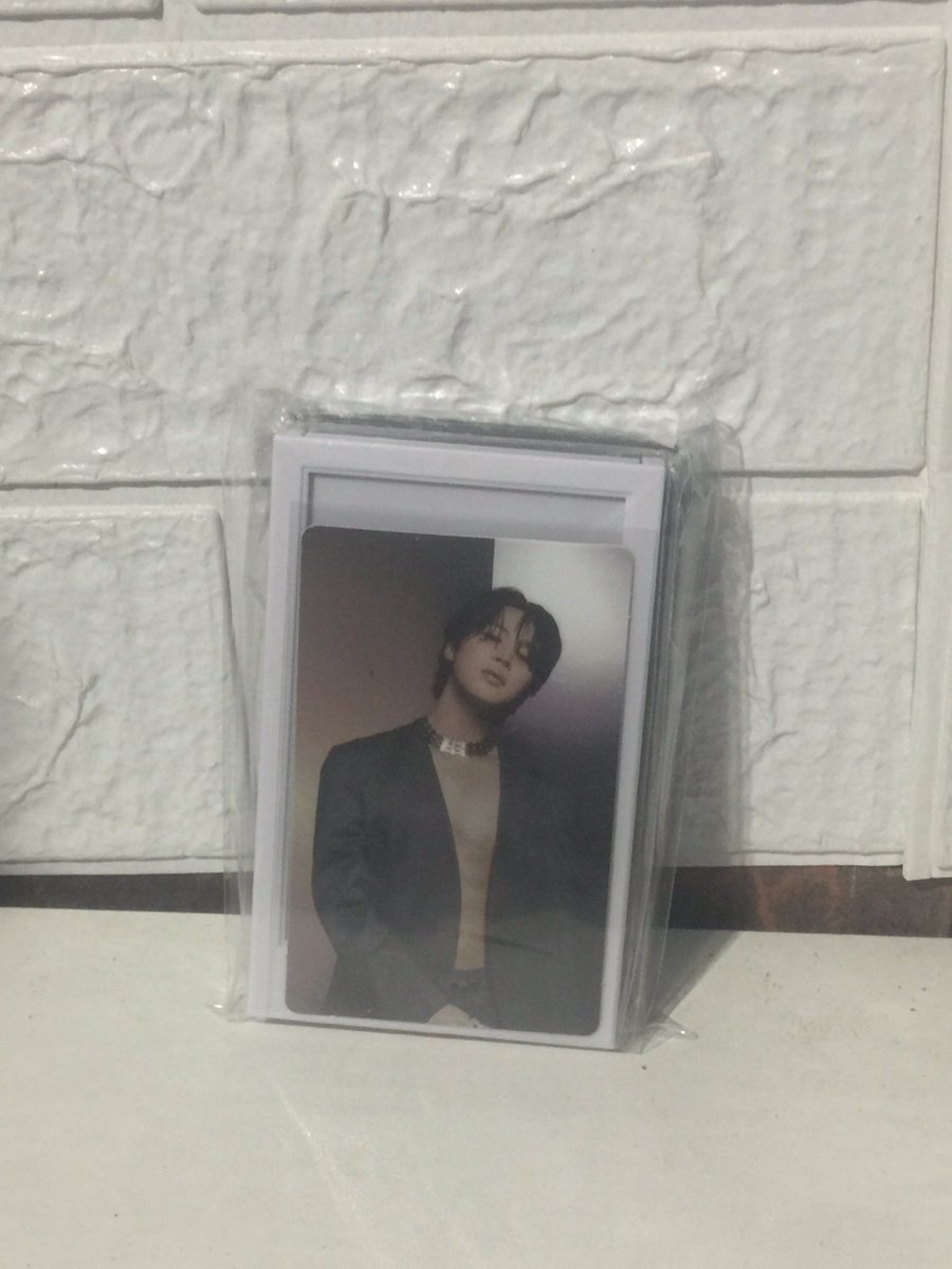 jijisKSHOP's tweet photo. WTS LFB

JIMIN FACE WEVERSE POB
1 frame + pc
₽550

GET NYO NA 💜💜💜

DM/Comment to mine
mod: sco
dop: payo/until may 30

jimin jm bts jungkook taehyung jhope rm namjoon yoongi jin hobi seokjin suga agust d tete white agenda https://t.co/vbk6l2A5us