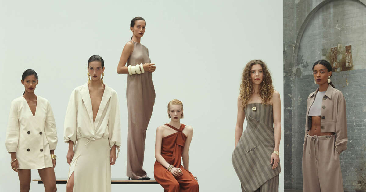 fsmnsr's tweet image. Bianca Spender Gives An Exclusive Look At Her Fashion Week Collection—As a designer, I will confess, I don’t follow a traditional creative method. #FashionWeek #Spender msn.com/en-us/lifestyl…: