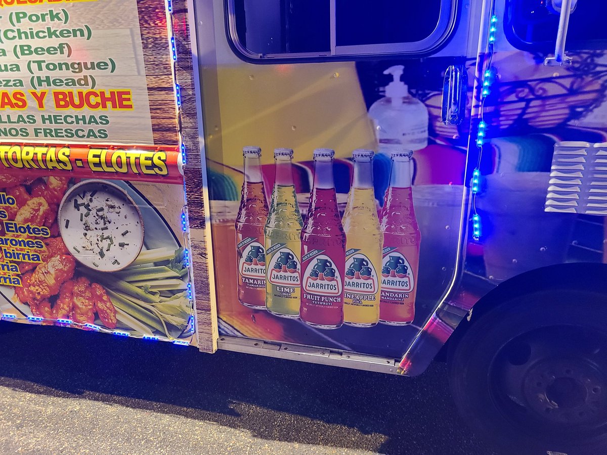 RestaurantsLFG's tweet image. @Jarritos seeing you right now at a food truck, El Chapincito, in Springfield, MA.

They arent on #DevourGO yet, but give it time 🙂