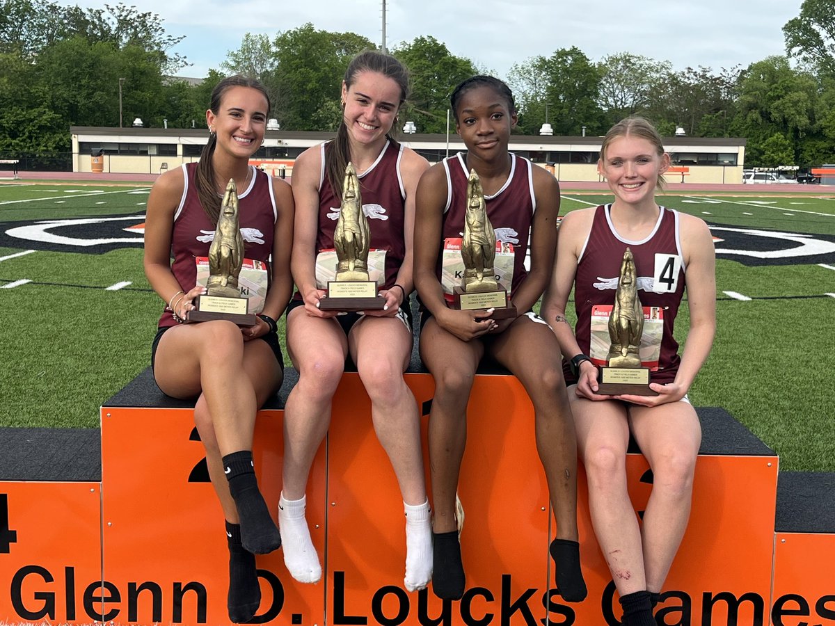 Naugatuck girls win the 4x400 relay at the Glenn Loucks Games with a school record 3:58.14! #cttrack