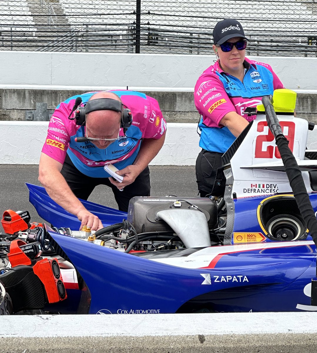 mjbyers333's tweet image. Shake it off and come back strong at #Indy500 Devlin! 💪🏼 #BornFast #INDYGP #mjbpics #PitRoadWalks