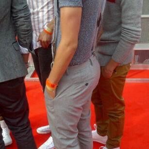 headdline's tweet image. everything's changed outside but i feel the same inside