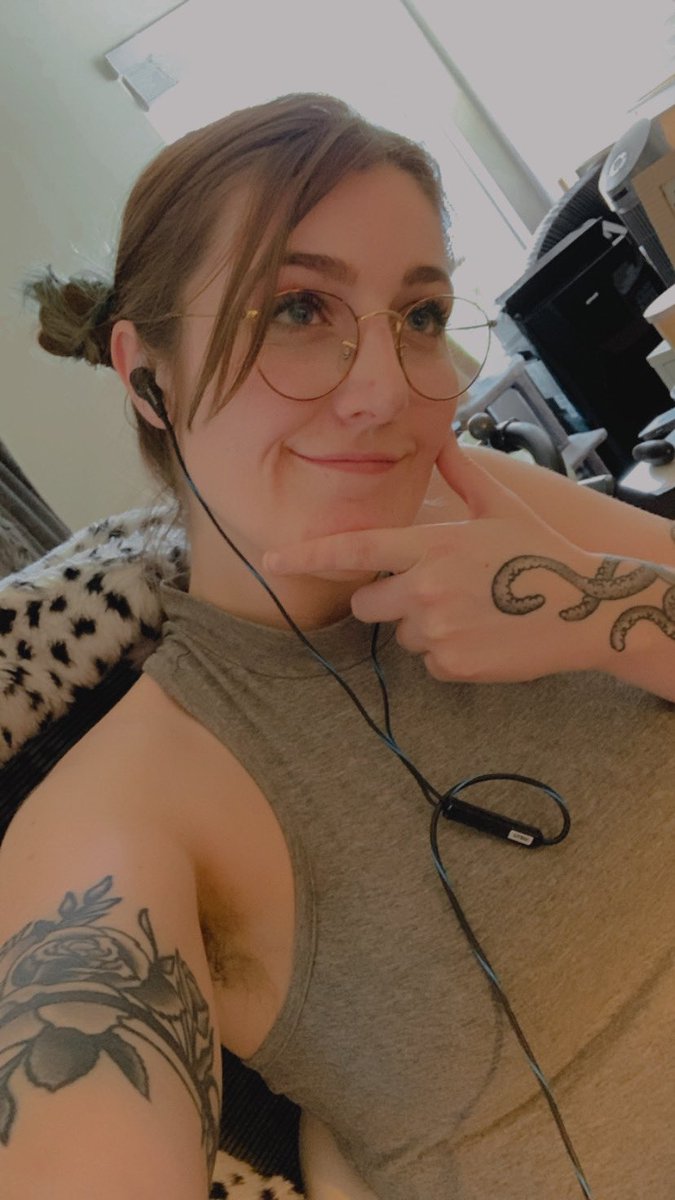 just wrapped up Ranch of Rivershine ☀️ 🐴 

not even a horse girl and i want more 

some sleepy singing and then rest 🙇‍♀️