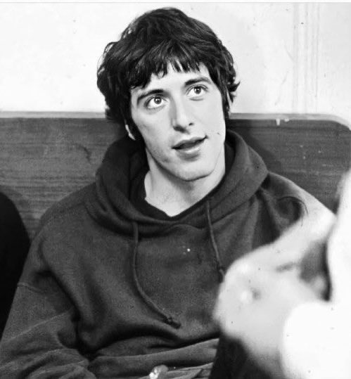 ecto_fun's tweet photo. the results saying de niro was hotter when these hoodie photos exist. are you ppl out of your minds https://t.co/5nLAUwVpi0
