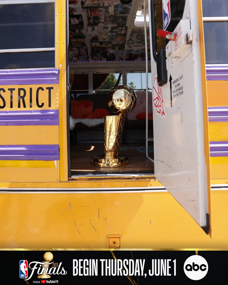 nbafinalstrophy's tweet photo. #HoopBus made an appearance as well! https://t.co/xMpxaRAjFW