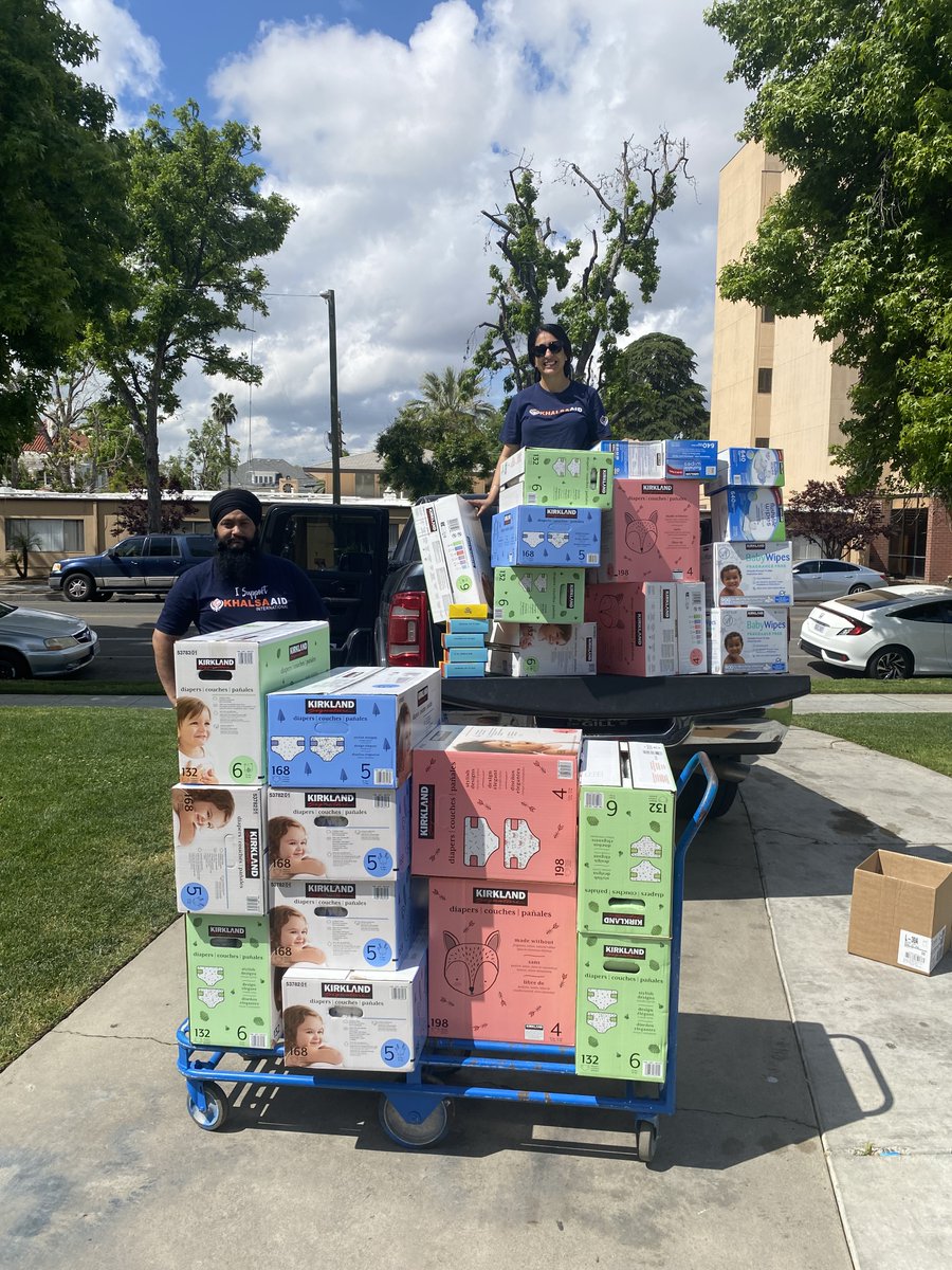 KhalsaAidUSA's tweet image. Khalsa Aid NorCal provided emergency essentials like diapers, wipes, pedialyte and pizza to Marjaree Mason Center @MarjareeMason  in Fresno, CA.

#essentialitems #fresno #volunteers #khalsaaidusa #khalsaaid