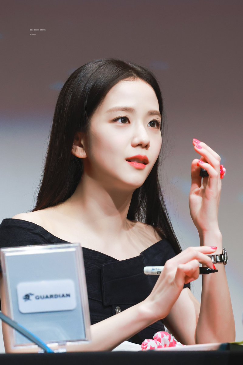 JISOO mentioned in an article about YG's first quarter sales &amp; operating profit rose 119% to 157.5B won and 458% to 36.5B won

Hana Securities researcher said, "Separate operating profit was 23.6B won, reflecting the delayed sales during #JISOO's debut..." naver.me/FhdHivrf