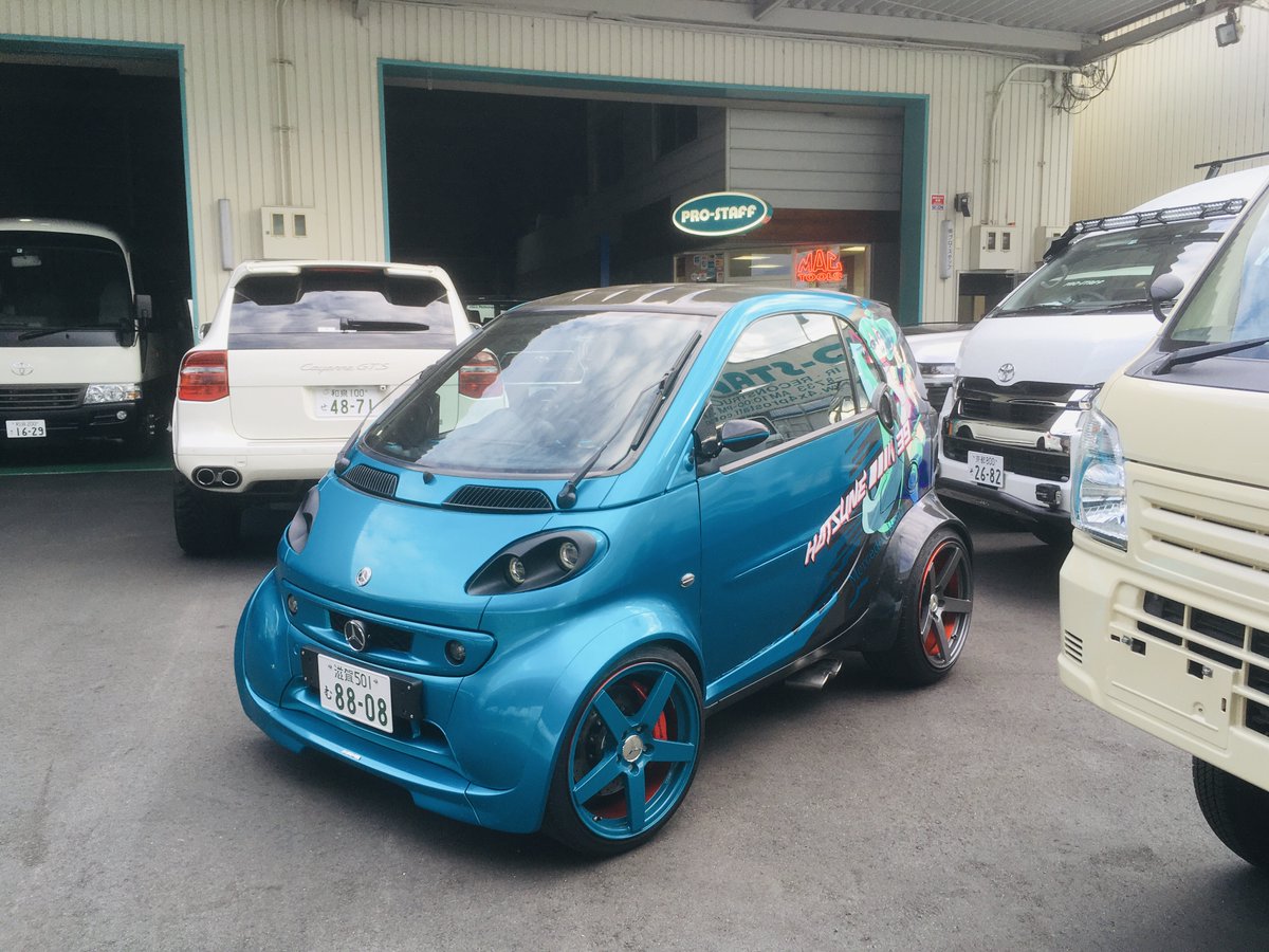 Spi_io7269's tweet photo. #あなたの愛車のマフラーを見せてください
リアエンジン車だけど左右各2本出し。(定期)
画像反転させた訳ではない。
ブラバス純正マフラー用のフランジ部分だけがヤフオクで流通していたりするのでそれを使います。
#スマート450 #smart450 #MCCスマート #MCCsmart https://t.co/Zswy0c591t