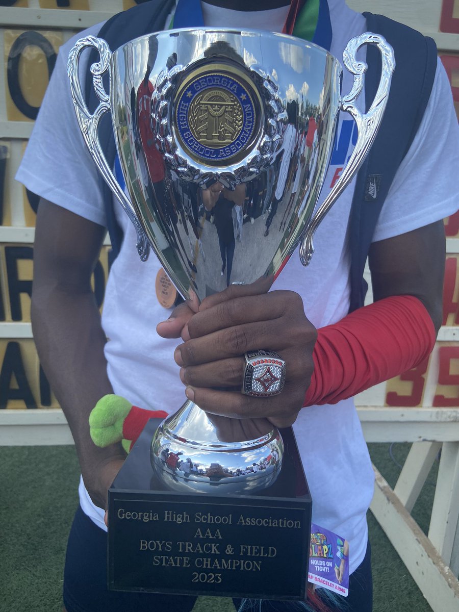 TROliverEDU's tweet photo. What a moment! What a YEAR! @SC_TracknField are 3A State Champions in Girls and Boys Track! Congratulations to @CoachGodfrey_27 and the entire TRACK NATION @SCHS_Patriots ๐๐โค๏ธ๐ค๐๐ช๐ฝ๐ช๐ฝ๐ช๐ฝ๐๐๐๐ @fcboe @GHSAA9 @samcrenshaw23 #YearofFirsts #CompetitiveAdvantage https://t.co/D0wbjjQcYj