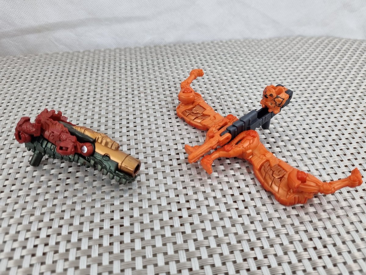 CosmicConker's tweet image. Introducing new Battle Masters:
Gnashteeth and Sunbow

These were made using Transformers Rise of the Beasts Beast Alliance Skullcrucher and Arrowstripe from the Optimus Primal set.