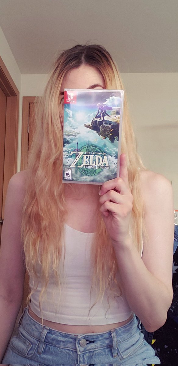 MissKatharos's tweet photo. Making my grand entrance back to streaming, with The Legend of Zelda: Tears of the Kingdom! 🤗🙈  Tonight, 7pm PST. https://t.co/uc4GwaEbao https://t.co/6y6TQhLsm4