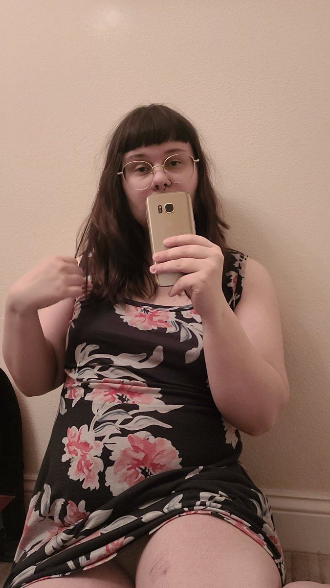 Melon_Puffs's tweet photo. Even tho I'm ur goth gamer gf I still feel pretty in a flowery dress :3 https://t.co/Yeg2HpFiWL