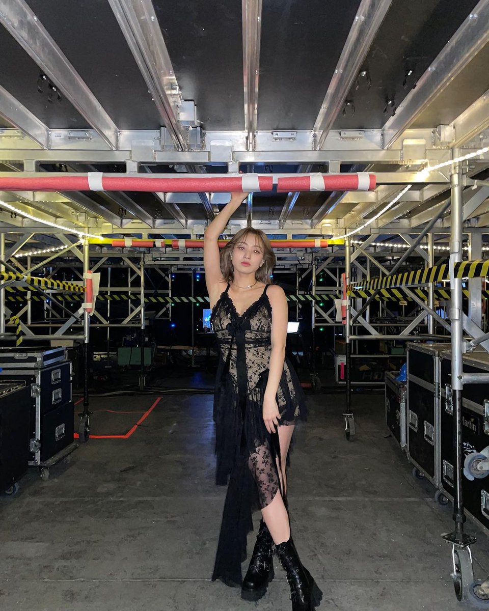 jihyocheeks's tweet image. WE ARE UNDER FUCKING ATTACK