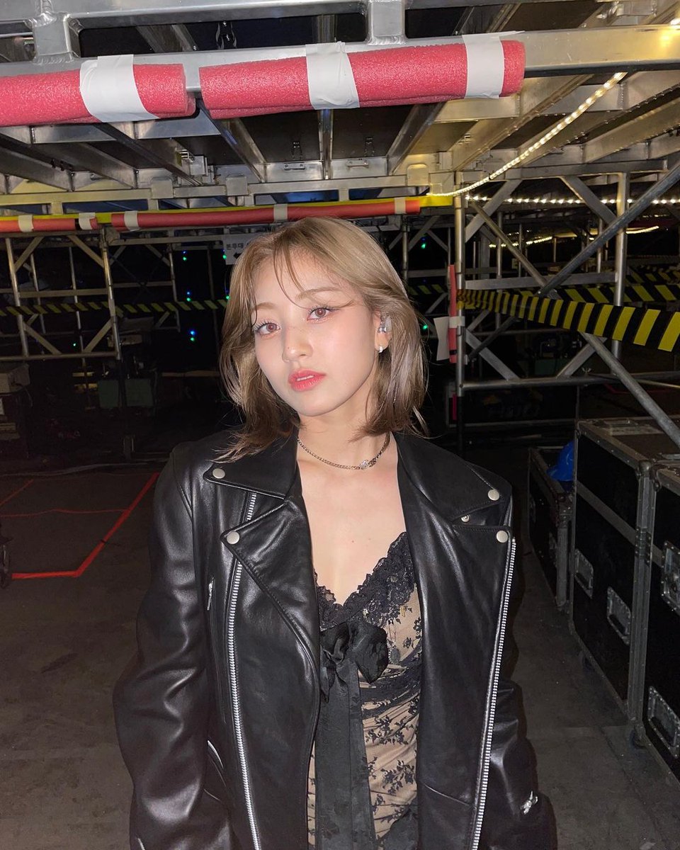 jihyocheeks's tweet image. WE ARE UNDER FUCKING ATTACK