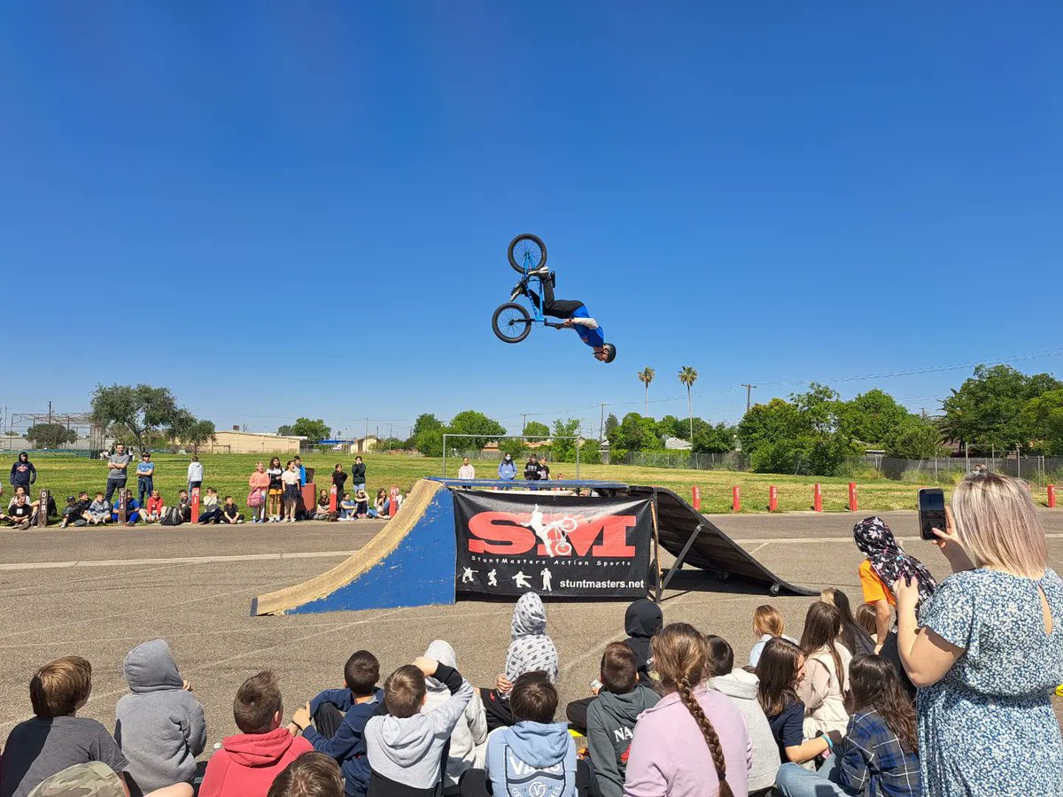COA_middle's tweet photo. One of the most exciting May events at COA Middle: the BMX Assembly!
#coamiddle #coaschool #gcc_charters https://t.co/W4Udx3BNOG