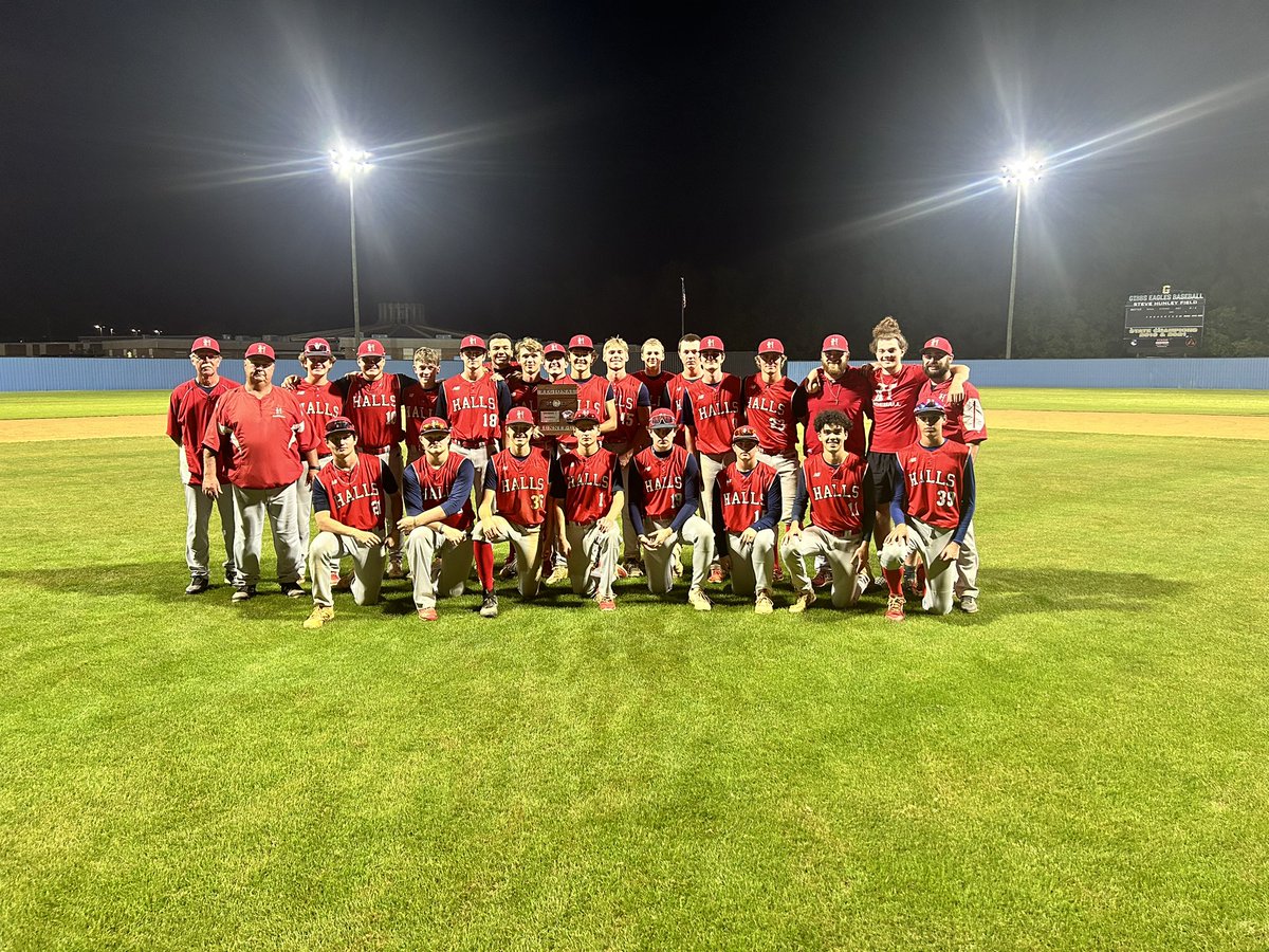 HallsHighSports's tweet photo. Fought hard to the bottom of the 7th and came out on top! Region runner- up and once again moving up and on to sectionals! LET’S GO! https://t.co/6PPSC8MGGo