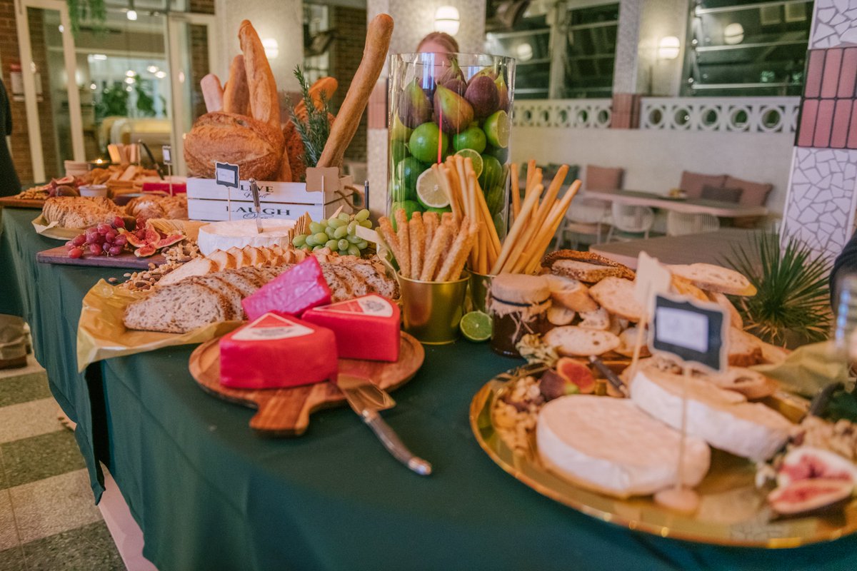 Chrissy_Sym's tweet image. Now that's a spread. #functions catering at the Longueville Hotel in #lanecove #sydney #sydneyhotels #sydneypubs #longeuville #longuevillehotel
