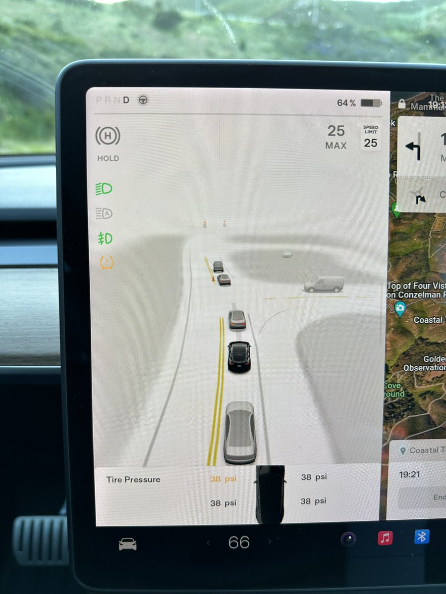 Why is this a warning. PSI matches all tires <a href="/Tesla/">Tesla</a> 🤷🏻‍♂️
