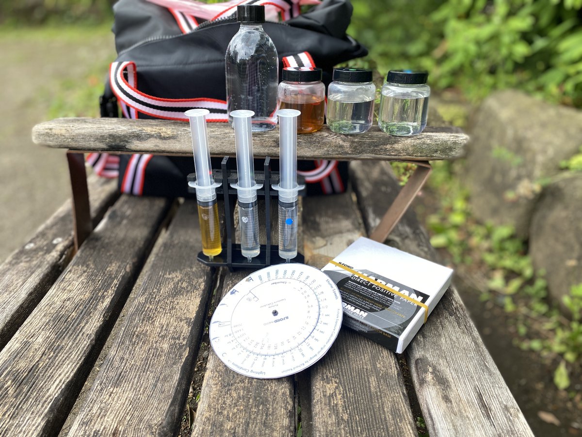 candy_1962's tweet photo. PINSTAというピンホールカメラ。ダイレクトポジティブペーパーを入れて撮影、その場で現像。もう変態おやじ全開です!画は出ましたが、ちょっと薄かったです。露光時間が長すぎた?ダークバック持参したので、紙を入れ替えてもう1回と思ったところで雨。撤収。次は晴天下でやりたいです。
#pinsta https://t.co/pAseFNmbIU