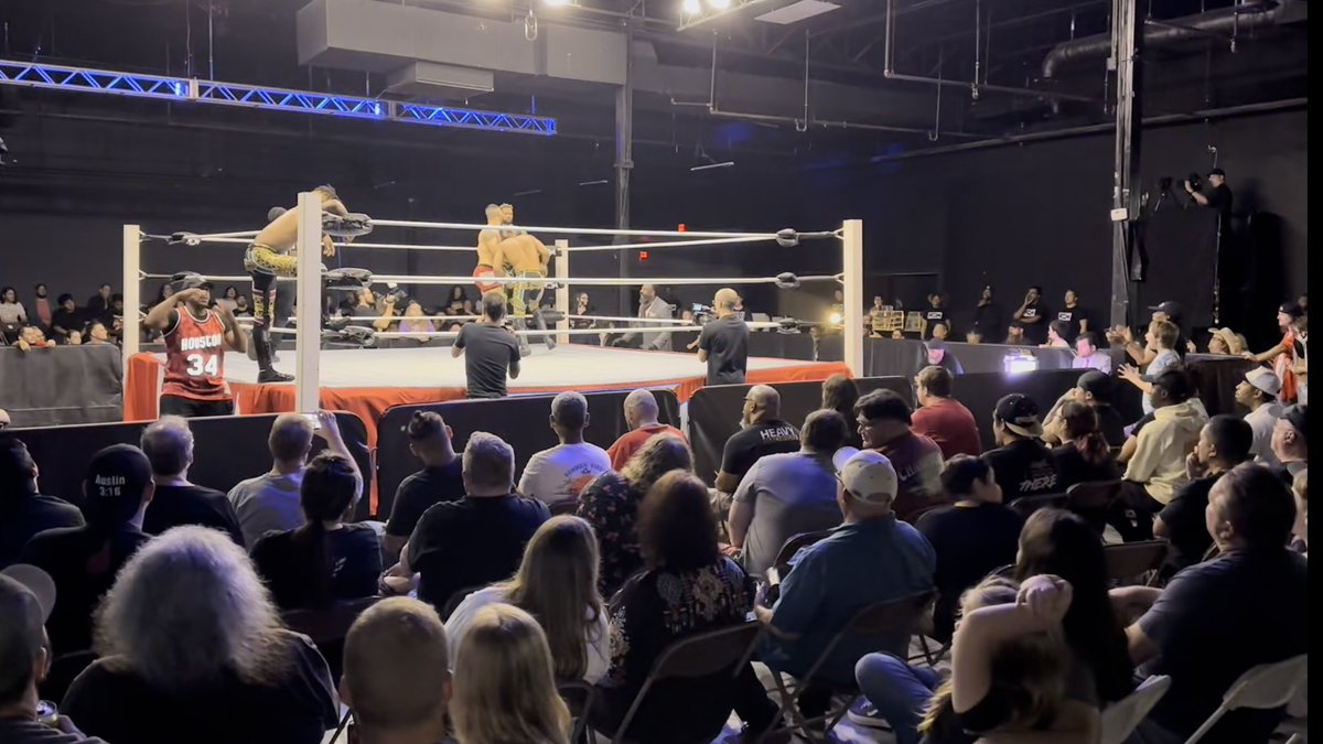 TheOfficialROW's tweet photo. Another packed house tonight in Texas City at the World Gym Arena!! #RealityOfWrestling
#HoustonWrestling #TexasWrestling #IndieWrestling #SoldOutSaturday #TheRow https://t.co/3pN80K0fWp