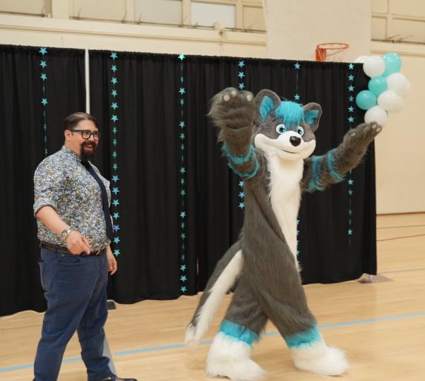 COA_middle's tweet photo. 5th Grade families visited COA Middle Campus last night and participated in an orientation to receive information about the next school year when their students will transition from elementary school.
#coamiddle #coaschool #gcc_charters https://t.co/bm9lkIevYZ