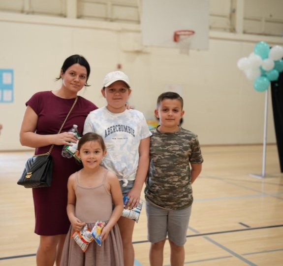 COA_middle's tweet photo. 5th Grade families visited COA Middle Campus last night and participated in an orientation to receive information about the next school year when their students will transition from elementary school.
#coamiddle #coaschool #gcc_charters https://t.co/bm9lkIevYZ
