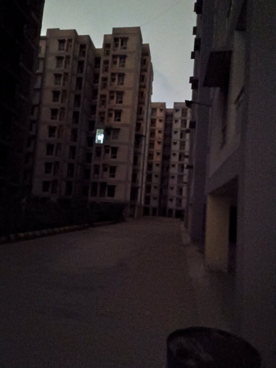 KoyalEnclave's tweet photo. कोयल एनक्लेव K11 @gdagzb द्वारा विकसित योजना, 
जिसमें भ्रष्टाचार और लापरवाही चरम पर है, निविदा होने के बावजूद डीजी सेट ऑटोमेटिक नहीं किया जा रहा,लाइट जाने पर सोसाइटी में अंधेरा रहता है, डीजल घोटाला चल रहा है, लिफ्ट में लोग फंस जाते हैं,  @dm_ghaziabad @mygovindia @News18UP https://t.co/o14ZNPJHpP