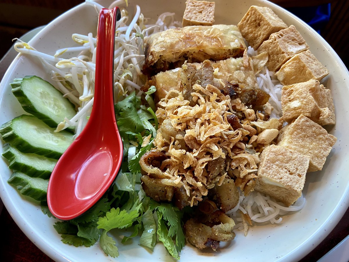 Northern Vietnamese today!

Rice dumpling 
Chicken curry 
Pork vermicelli bowl