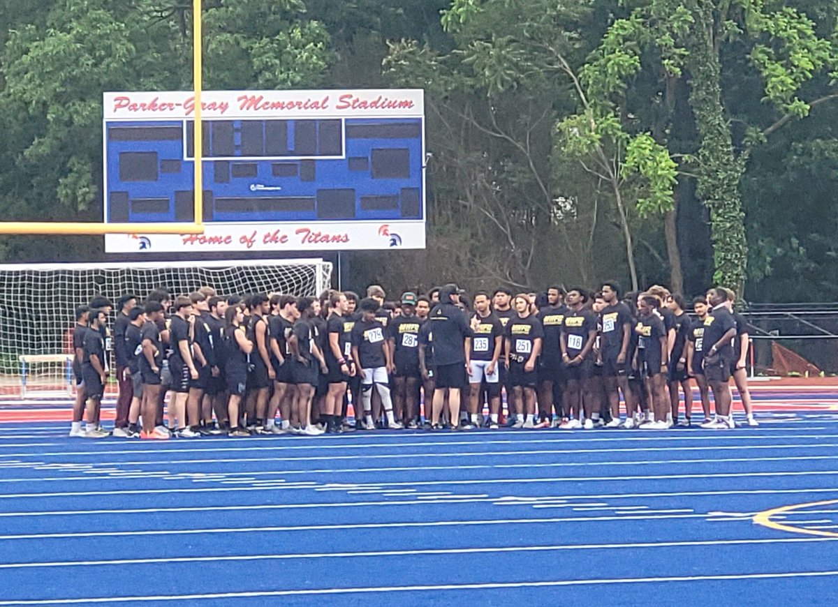 recruiting_t's tweet photo. "Camp day at Parker Gray" was a success. A lot of athletes came to Titan City to showcase in front of multiple college coaches! 
#TitanUp https://t.co/VdANeaGz50
