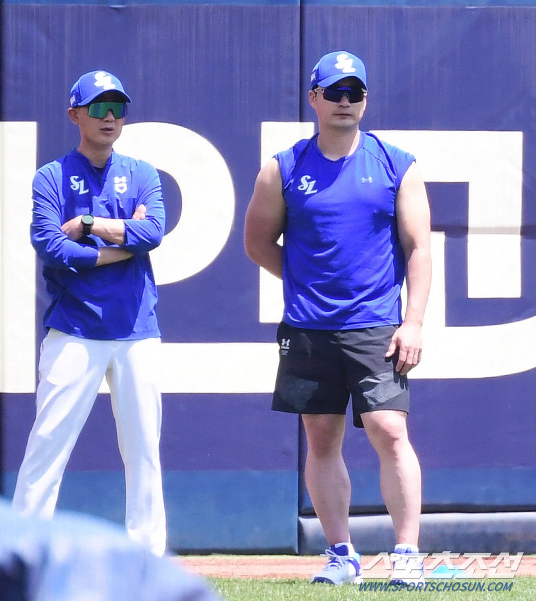 포토] 1군 합류한 '끝판대장' 오승환 n.news.naver.com/sports/kbaseba…