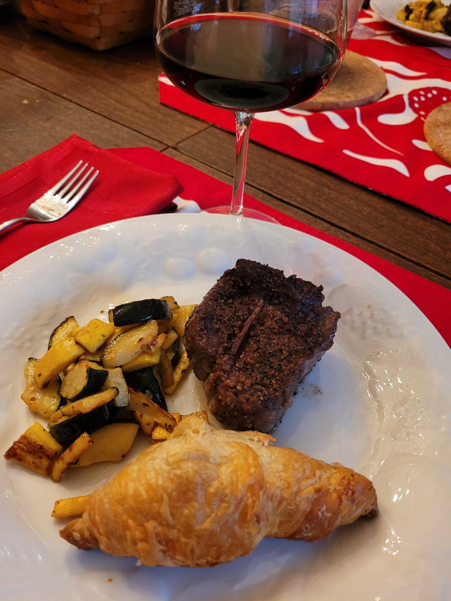 Tonight's #DinnerWithDee was a great #ScrumptiousSaturdaySplurges for early #mothersday - Lamb Chops, sautéed zucchini  summer squash,  croissants, paired with a sumptuous red wine from Mallorca. 
What are y'all having? 
#homecooking #CookingFun #GoodEats #homecooking #GFEats