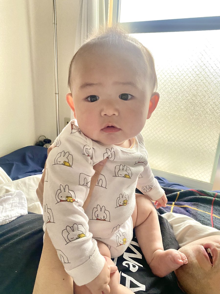 manitasssss's tweet photo. そしてそんなばちくそかわいいムスッコくんです。毎日スーパー親バカです。光で盛れたね〜〜愛おしいよ〜〜〜
(かわいいのにパパちゃんの口が...ばく) https://t.co/DGi2ikzR9y