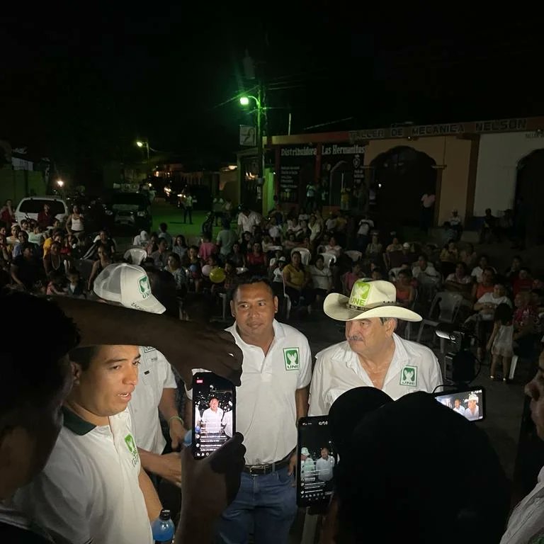 ZacapaUNE's tweet photo. San Jorge se sigue pintando de verde 👐💚👐

Porque los sanjorgeños quieren #OrdenYTransformacion, votarán el 25 de Junio por Jacobo Franco, Luis Fernando Cordon Orellana y Misael Granados 

#SandraPresidenta 
#LuisFernandoCordónDiputado
#MisaelGranadosDiputado https://t.co/Zt7KfvUDxn