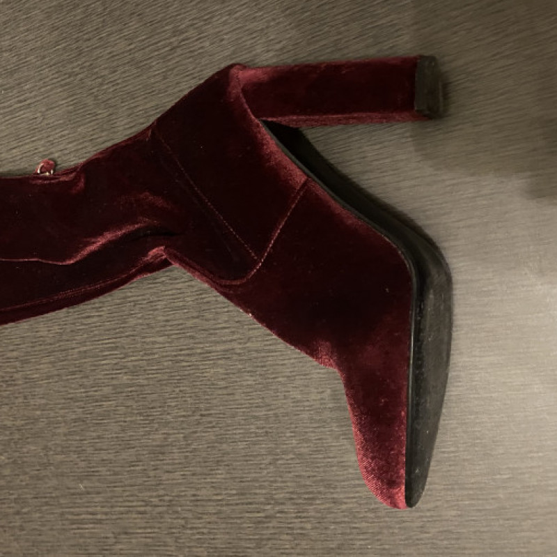 Purple velvet Steve Madden boots PACKAGE by @littleaudrey2 https://t.co/uuCW4go3i9 Find it on #ManyVids! https://t.co/GgLRGtSBfZ