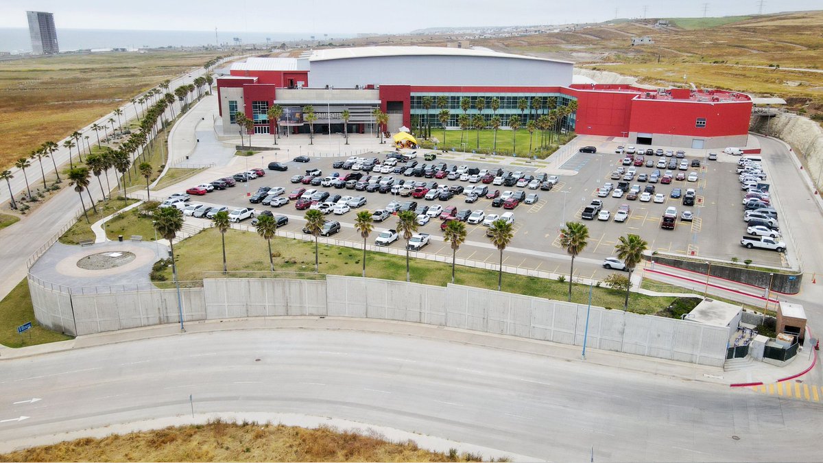 3DBajascan's tweet photo. Vuelo de dron para @EXPOMuebleBC_ en #BCCenter #3dBajaScan #PamelaMorales #FotografiaInmobiliaria #expomueblebc2023 #Rosarito https://t.co/mrJkl49Qfr