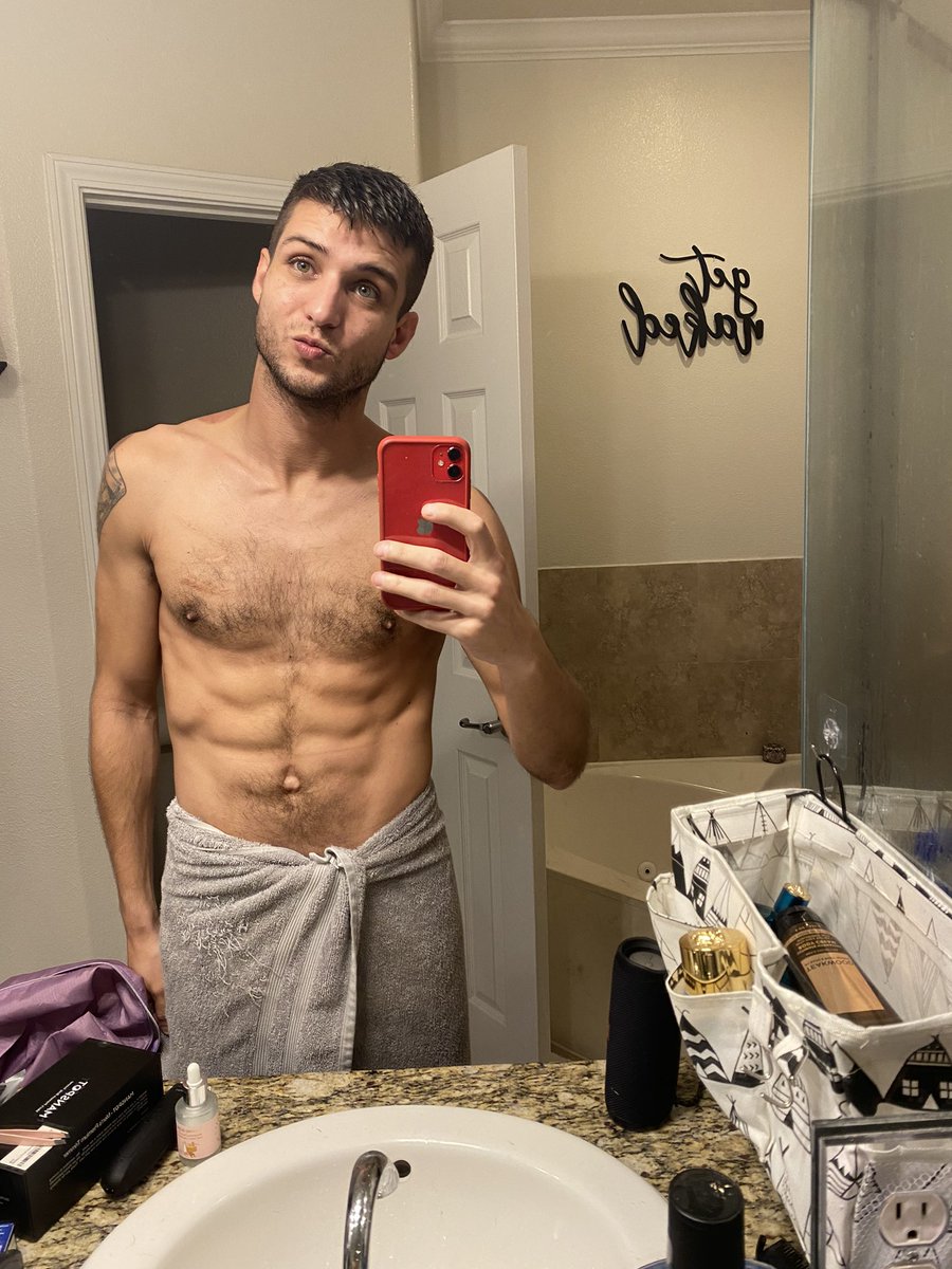 Hot Dudes Good Mood 🇺🇦 on Twitter: "RT @theelliotfinn: After my haircut 😘"