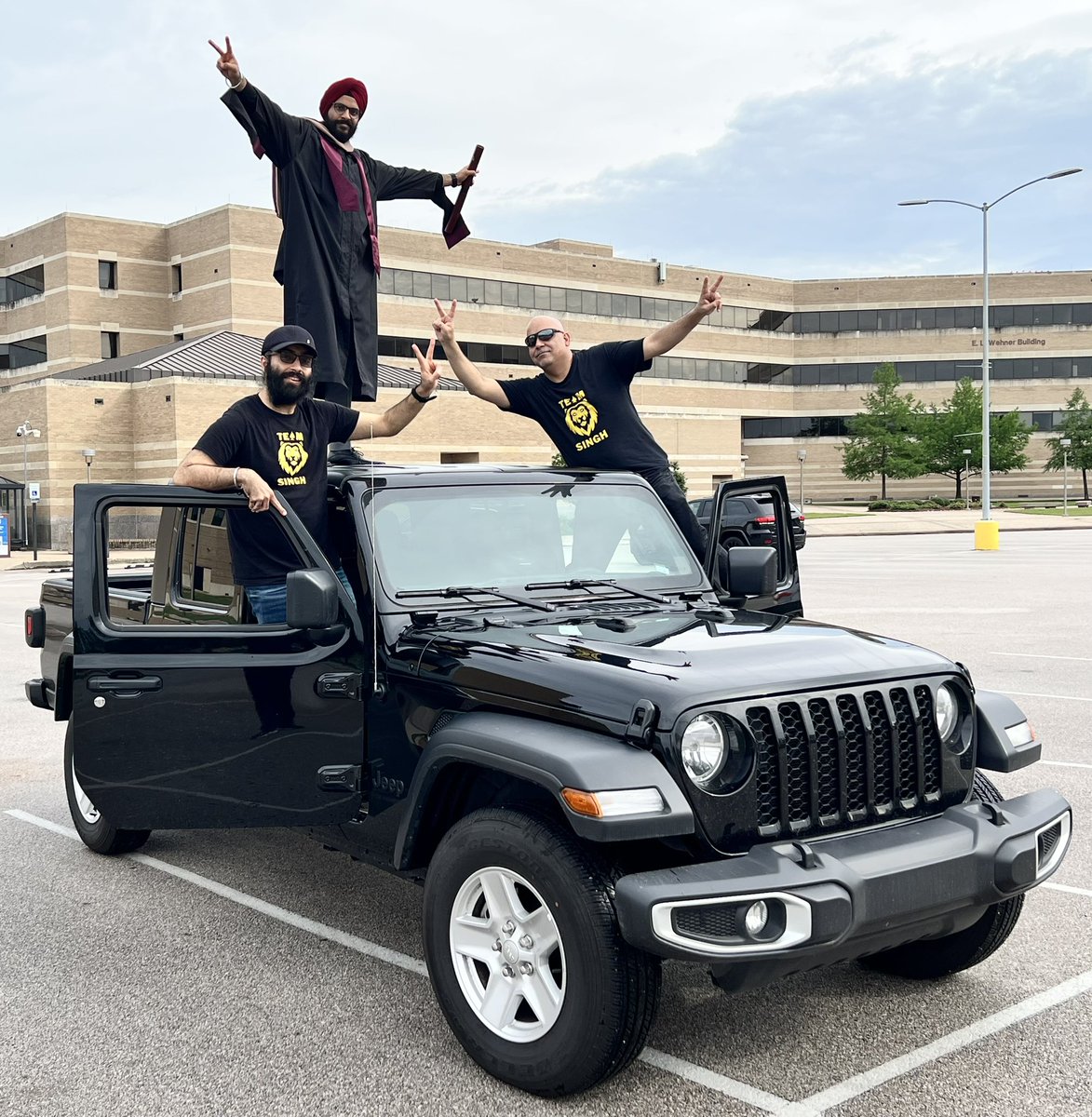 PokerTrue's tweet photo. Heartiest Congratulations to my dear nephew @JapneetSingh48 on his graduation from Texas A&amp;M for his masters degree as topper with 4/4 GPA. So proud of him for this huge day in his life for his elder brother @harry0600 and I to be there and attend in person👍💯👏🙌💪

#TeamSingh https://t.co/w4lwyOynrK