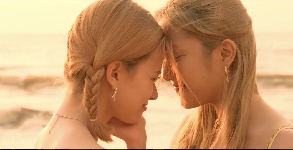 BsTLaR's tweet photo. Tú nos das la luz, tú nos unes de nuevo,
Tú me demuestras que todavía existe amor en el mundo 
#FreenBeckyWithUS #ฟรีนเบค #beckysangels #srchafreen https://t.co/NOPLiq6EPY