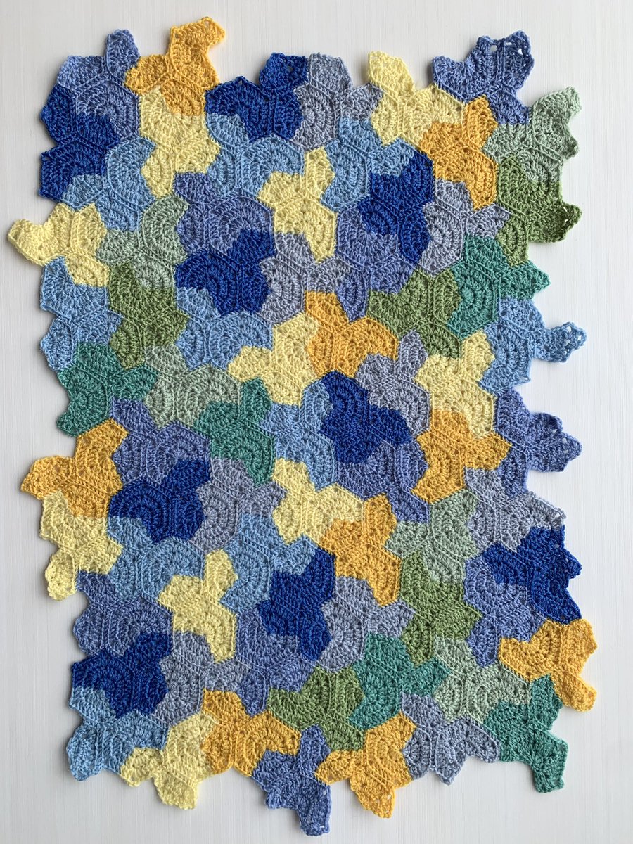 Math_crochet's tweet photo. 遅ればせながら
#非周期モノタイル
編んでつなげてみました
楽しかったです😊 https://t.co/TcLXrDkpxe