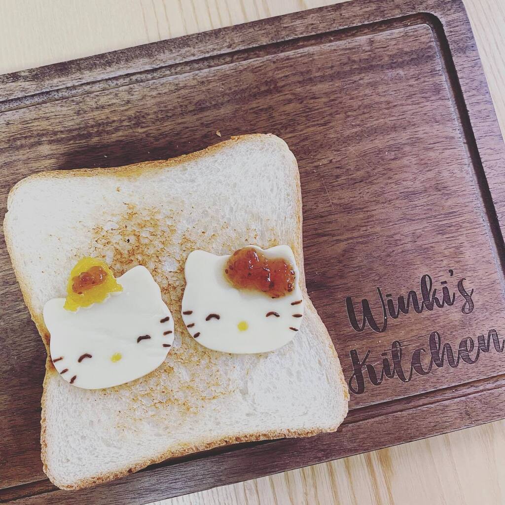 dennischong's tweet photo. 母親節快樂！Happy Mother’s Day!
今朝早餐有Hello Kitty同佢媽媽Mary White

#又長知識了 

#老婆週末福利 
#朝食 #Sanrio  #サンリオ #hellokitty #ハローキテ�� #kittymama #ママ #メアリーホワイト #marywhite https://t.co/Rj98XGIegz https://t.co/Nsrswr2dj1