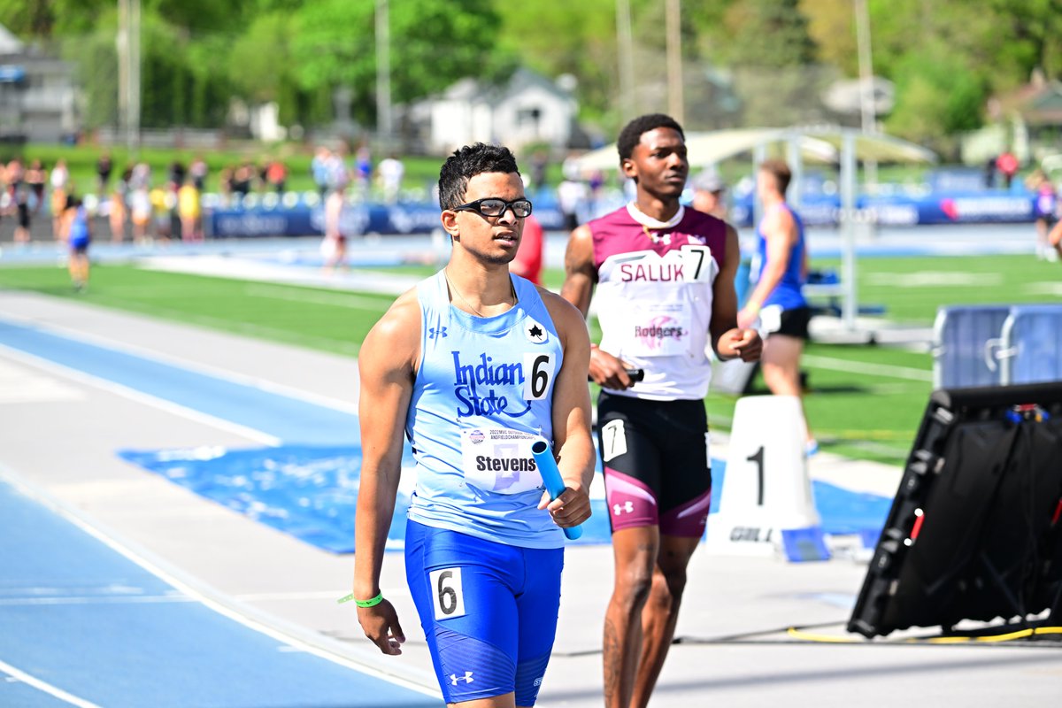 IndStXCTF's tweet photo. 400m: @cameron71102 (48.16) auto-qualifies from his heat for tomorrow's finals

#MarchOn | #StayRooted https://t.co/h74jRF7rMF