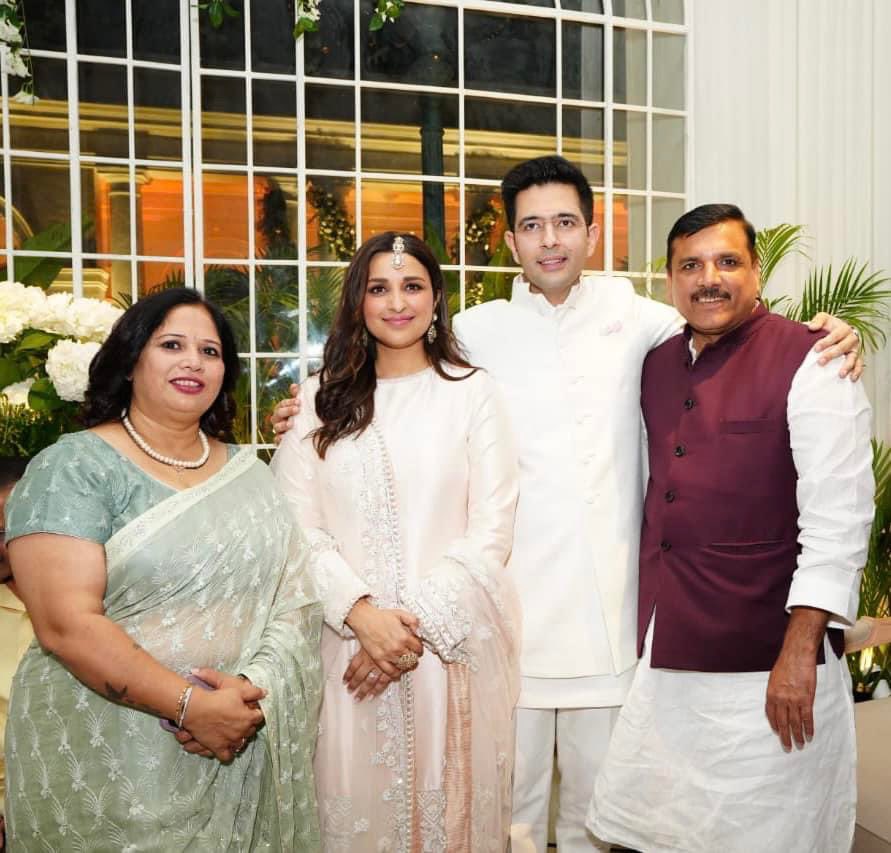 SHIVAWANAAAP's tweet photo. @raghav_chadha @ParineetiChopra With the lovely couples ❤️ @SanjayAzadSln bhaiya ji ❤️ https://t.co/g5LEYyD7hR