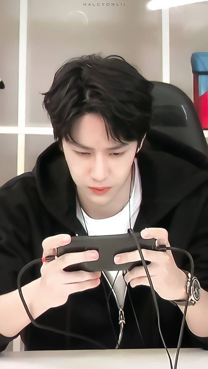 Wang Yibo (@wangyibo125) on Twitter photo 