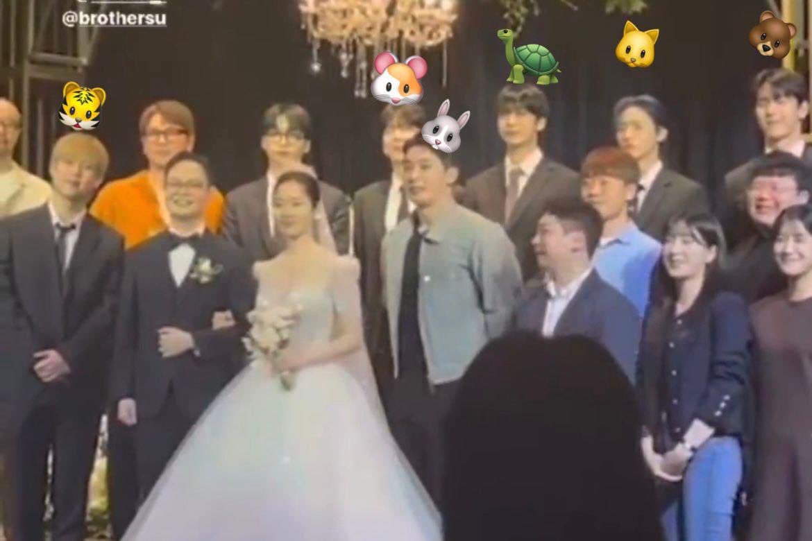 yoqueenbebe's tweet image. It's been fvcking years of me waiting anxiously to see monstax and wonho together again. Years of being slapped by antis and some in my own fandom to give up. But look, it was all worth it, I couldn't be happier. I feel healed, I feel so happy like a weight off my shoulders. ❤️‍🩹